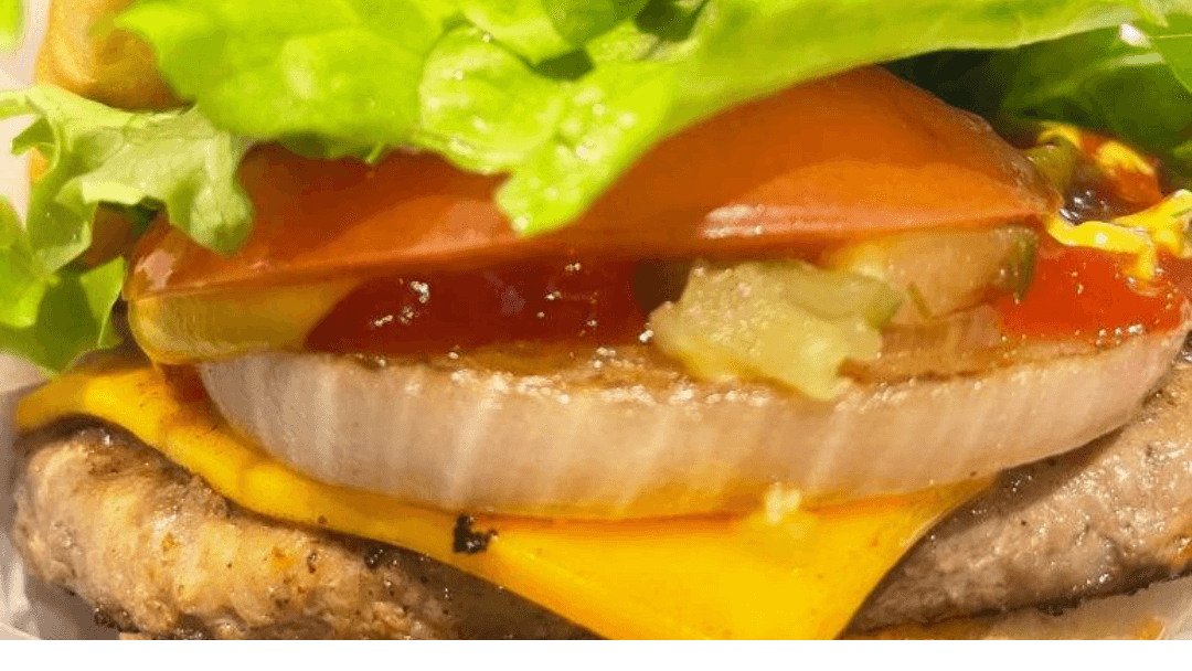 味と新鮮さが魅力の日本のハンバーガーチェーン、フレッシュネスバーガーのサムネイル画像