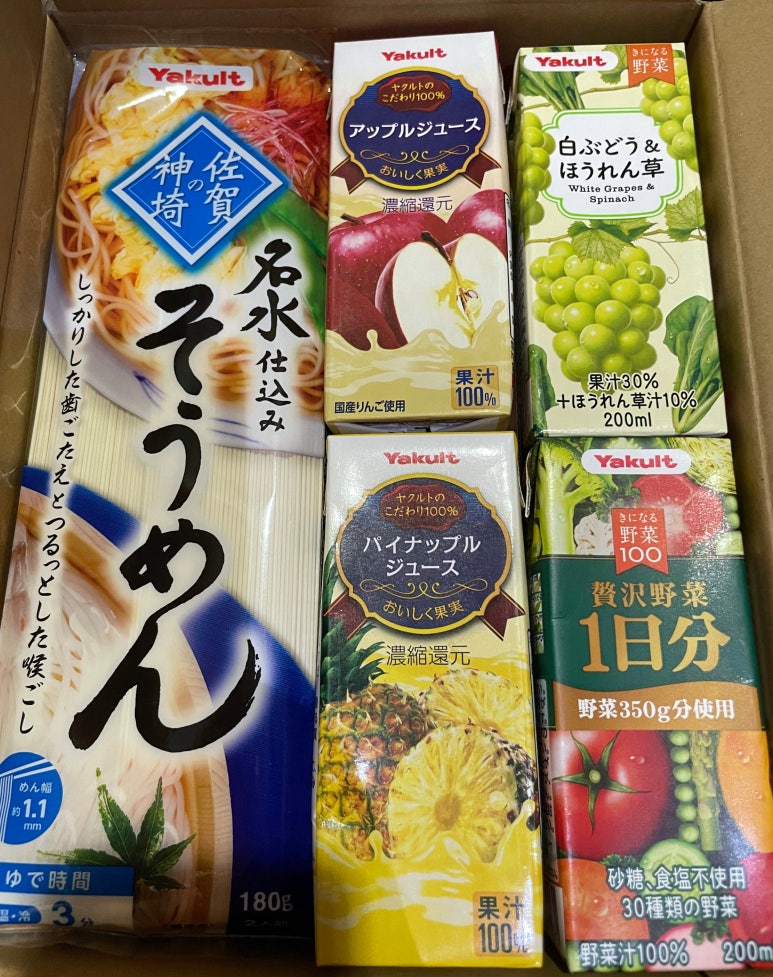 2024年ヤクルト本社日本株主優待の麺とジュース詰め合わせセット