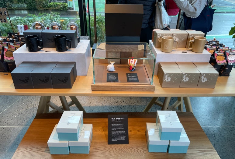 Japanese-style decorative items in the Roastery