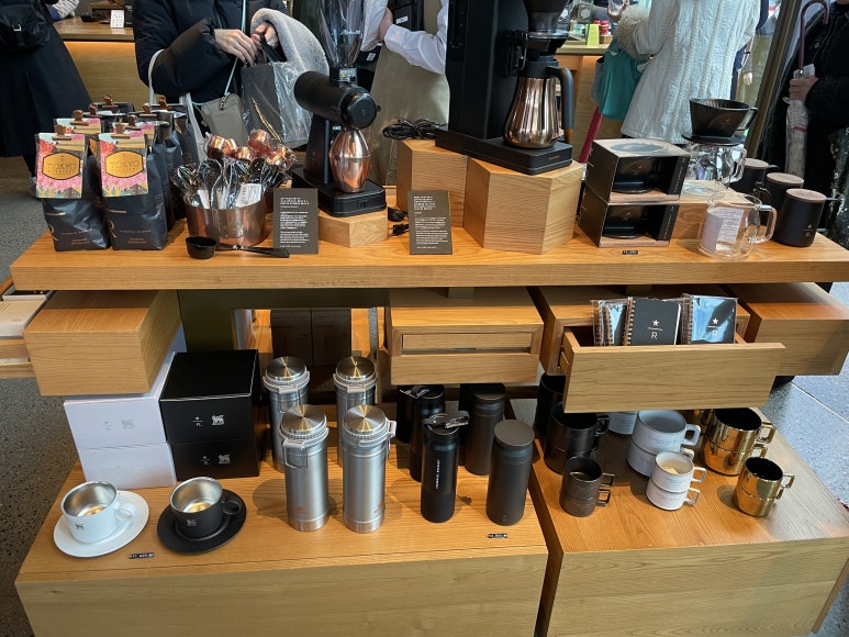 Exclusive goods sold only at Starbucks Reserve stores