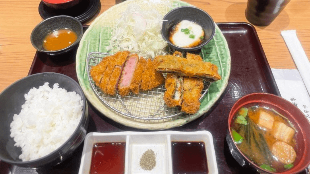 일본 규카츠 전문점 규카츠 교토 가츠규, 5가지 소고기 부위에서 고를 수 있는 미디엄레어 규카츠와 다양한 약미와 소스