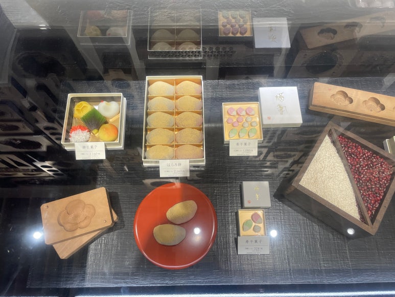 Japanese sweets displayed at the first-floor store of the La Collina Main Shop