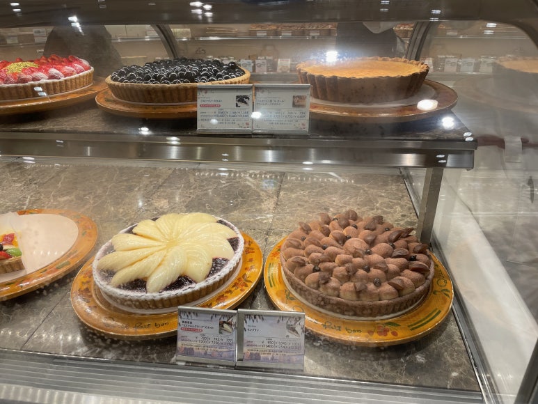 Blueberry tart and Mont Blanc tart