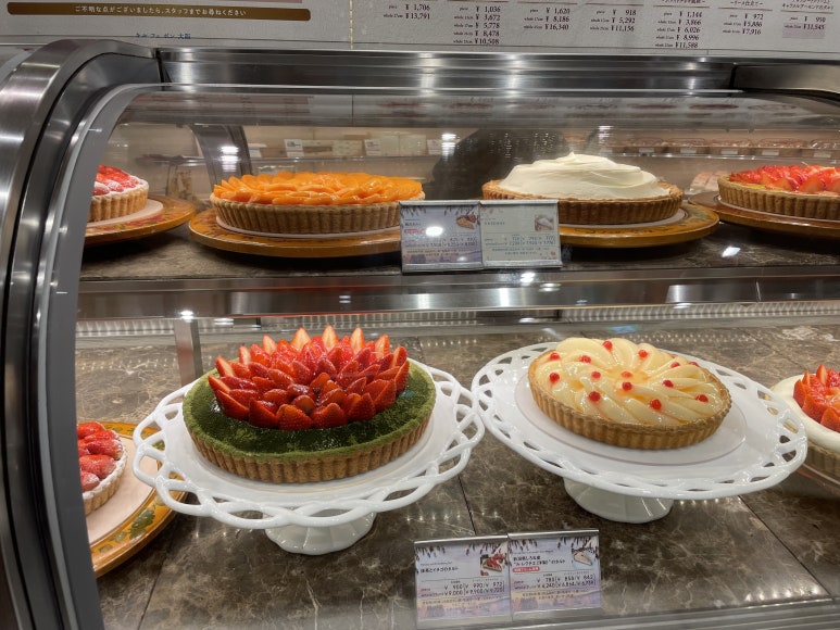 洋梨タルトと抹茶いちごタルト