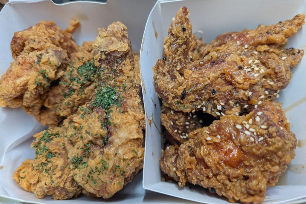 39치킨 뼈 있는 반반치킨 후라이드와 간장