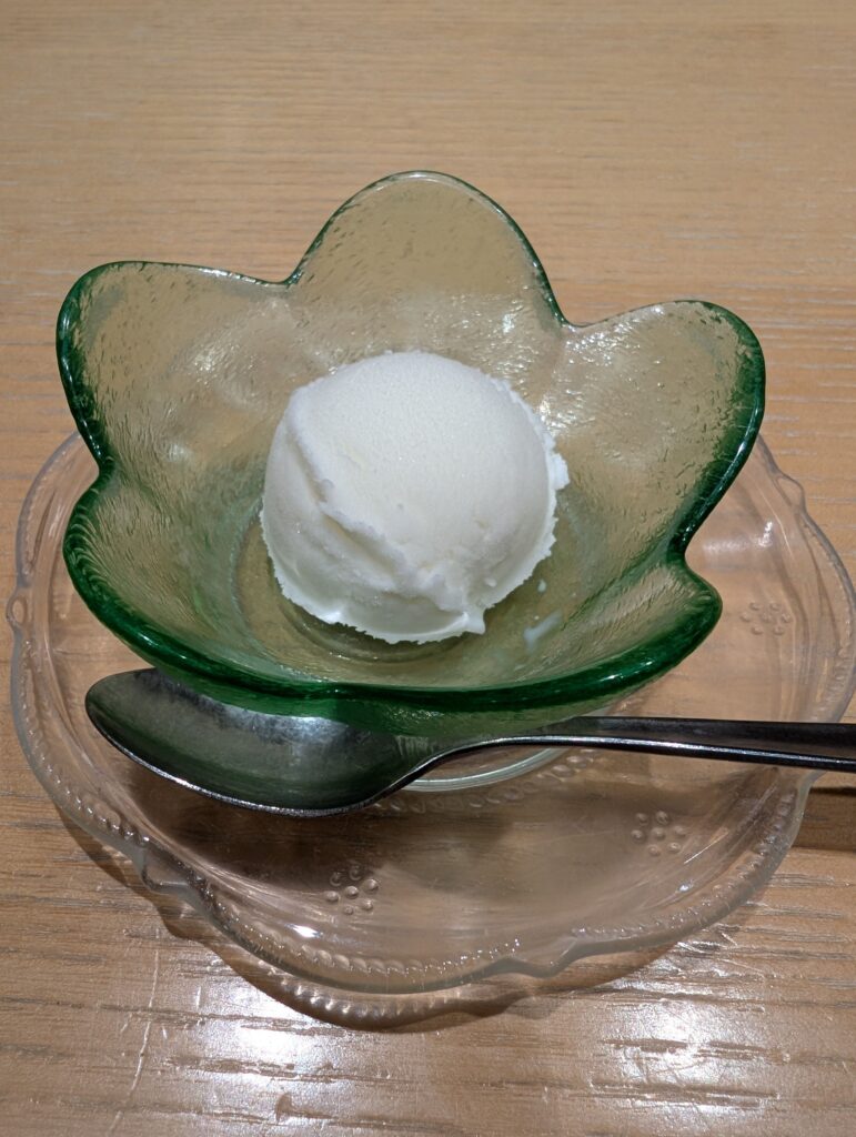 Rice ice cream recommended as a dessert after the meal
