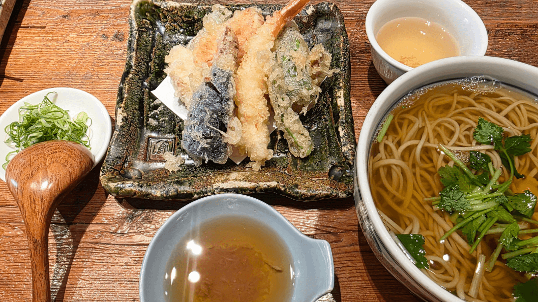 Hot tenkake soba at Teuchi Soba Shuhari in Tanimachi Osaka