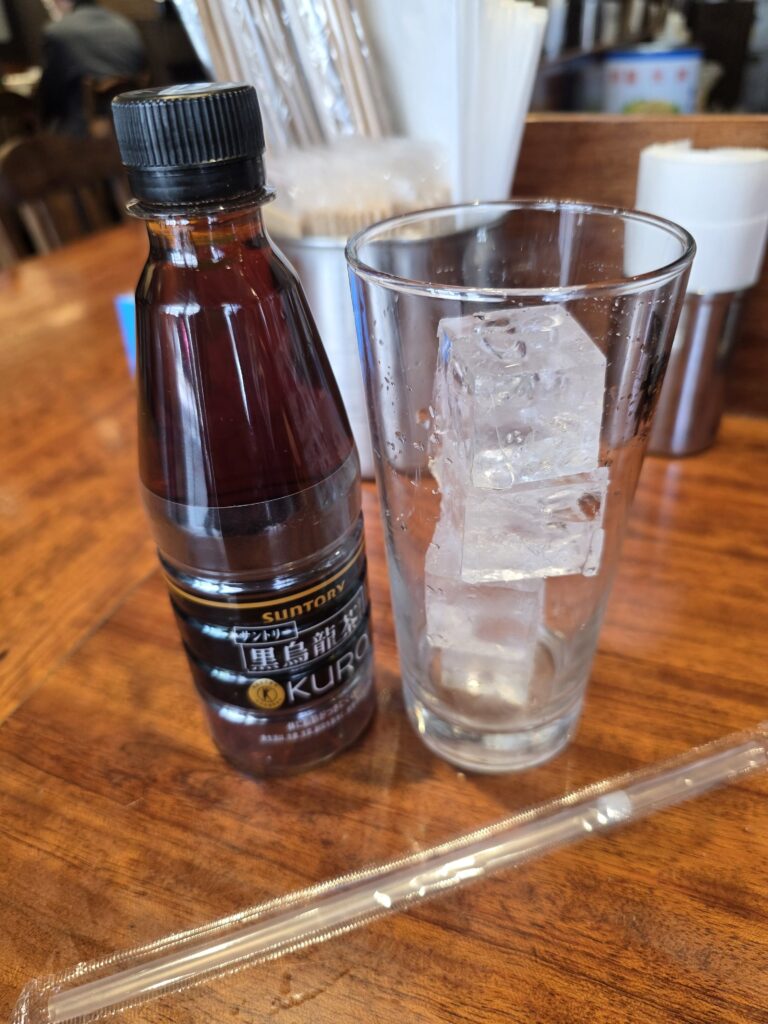 Black oolong tea that refreshes the palate